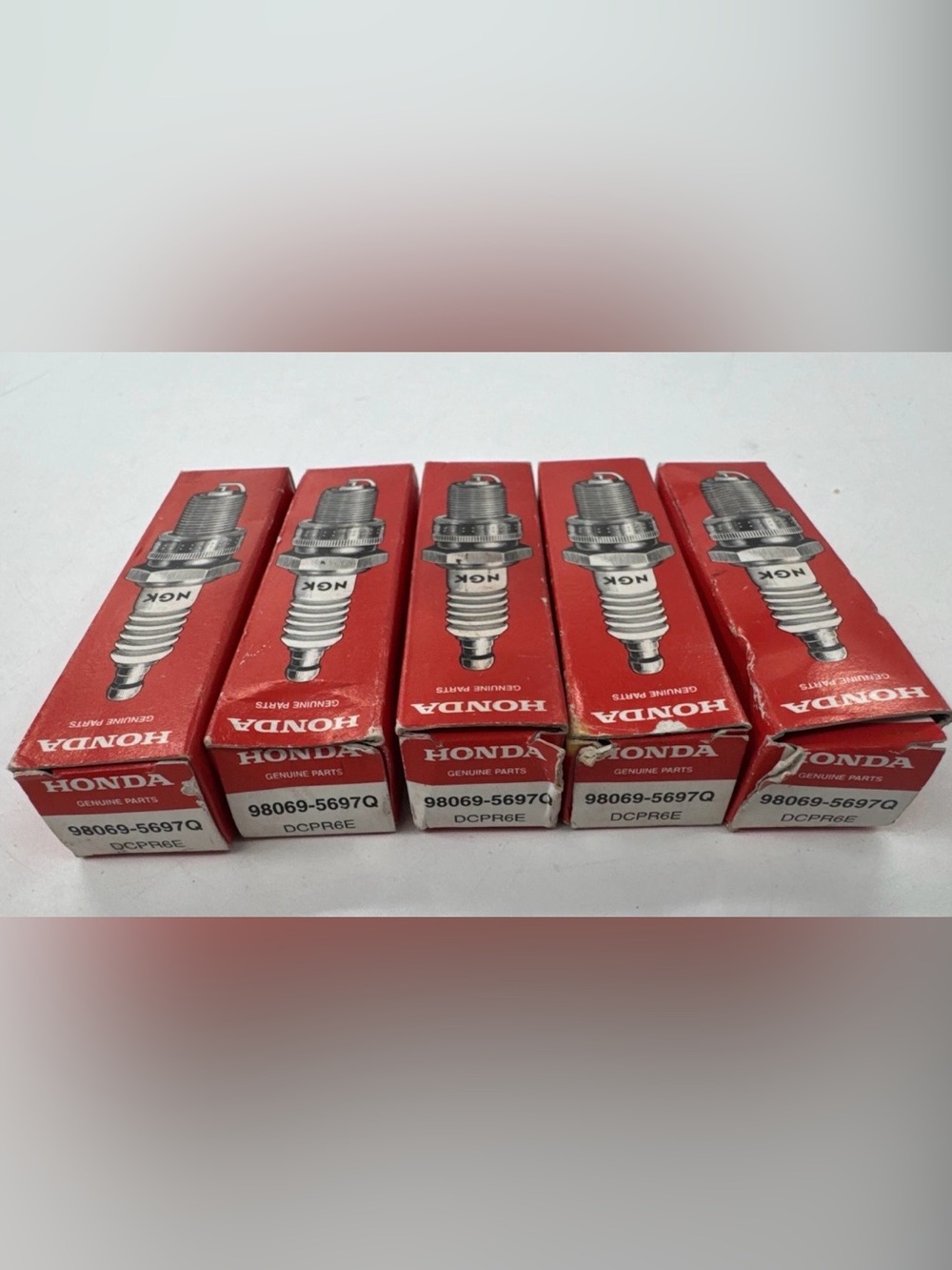 Honda 98069-5697Q Spark Plug Genuine OEM DCPR6E Lot of 6 NEW